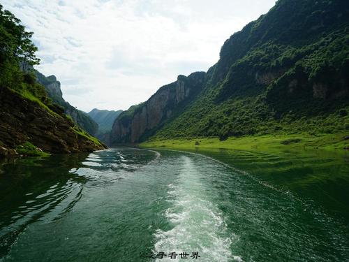 东风湖游